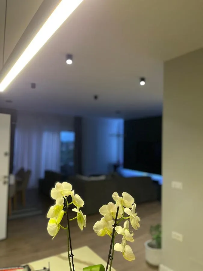 Villa 22 Тирана 0*,  Албания